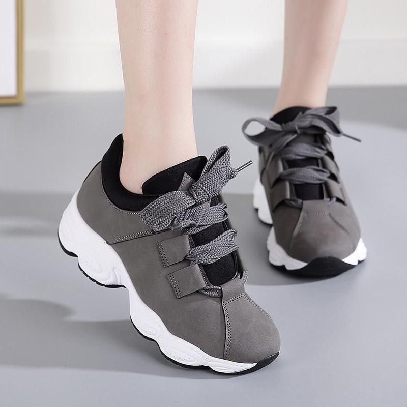 Damskie buty wiosna nowe wersja koreańska gruba podeszwa oddychające outdoorowe buty codzienne wygodne trendy lekkie buty sportowe handel zagraniczny