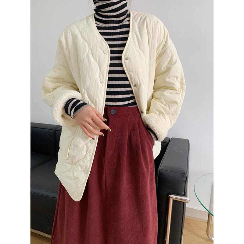 Осень-зима женское однотонное пальто в клетку с v-образным вырезом и длинным рукавом — фото 6