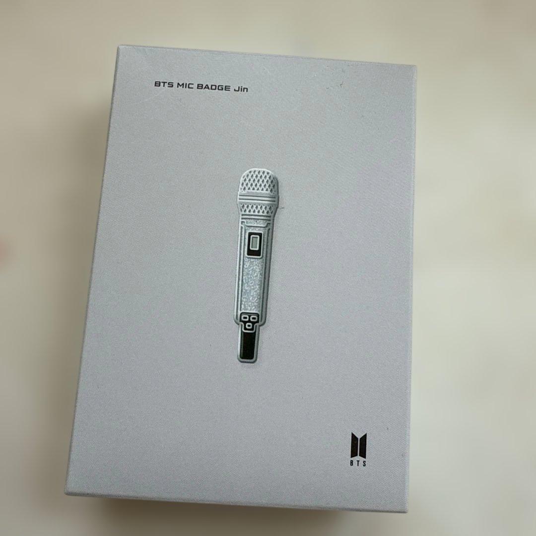 

[USED] BTS MIC BADGE Jin with trading card