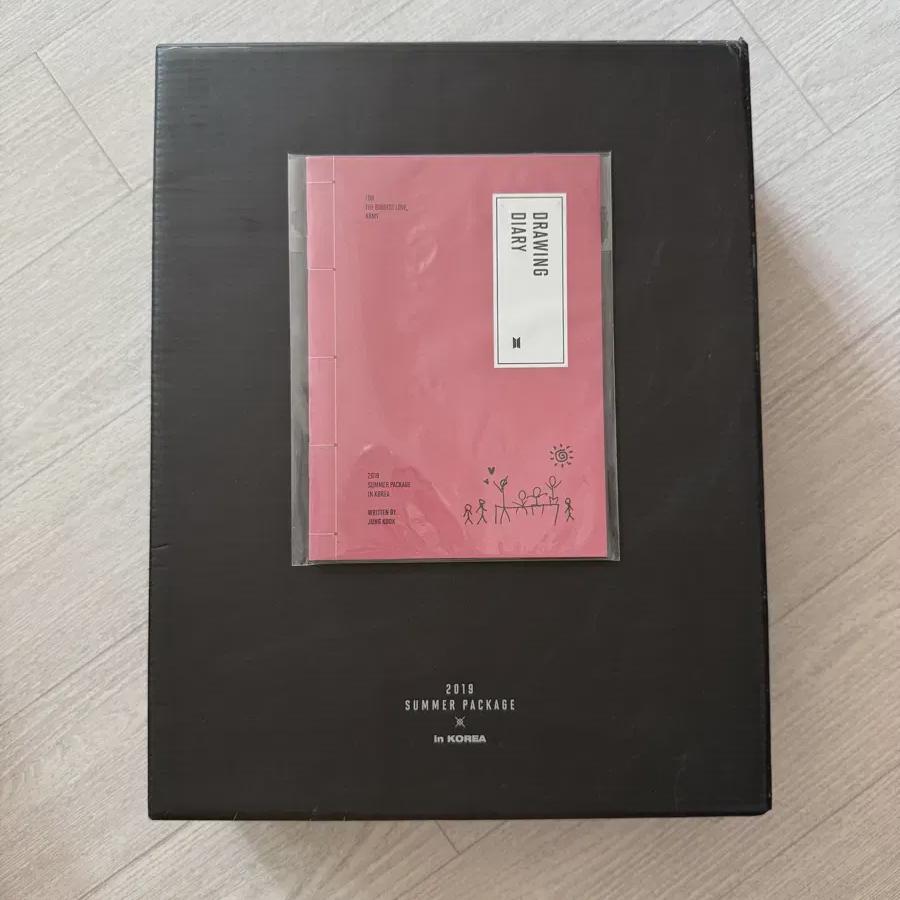 

BTS Летний пакет 2019 Летний пакет Thumpae Чонгук Фотокарточка Книга для рисования