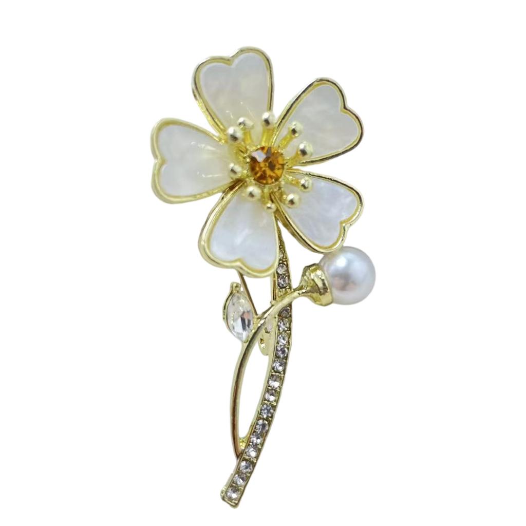 Delicate Pearls Embedded Floral Brooch Rustproof Alloy Accessory Clothing Accessories For Office Party Dress Enhancement