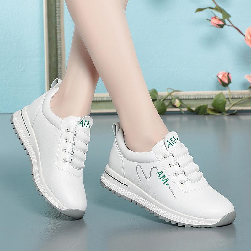 Kleine Witte Schoenen Dames Nieuwe Mode Sport Casual Zachtzoolleren Schoenen Lente en Herfst Designer Moeder Sneakers