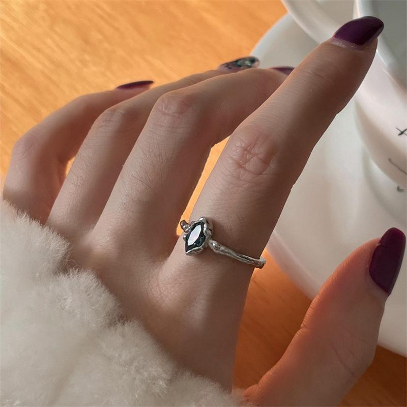 Retro S plain ring, non-fading light luxury index finger ring, open ring.