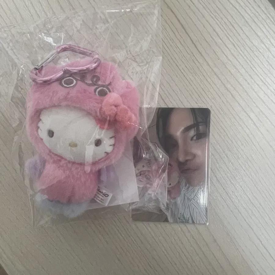 

SHINee Набор ключей Кукла Hello Kitty Брелок Фотокарточка в комплекте