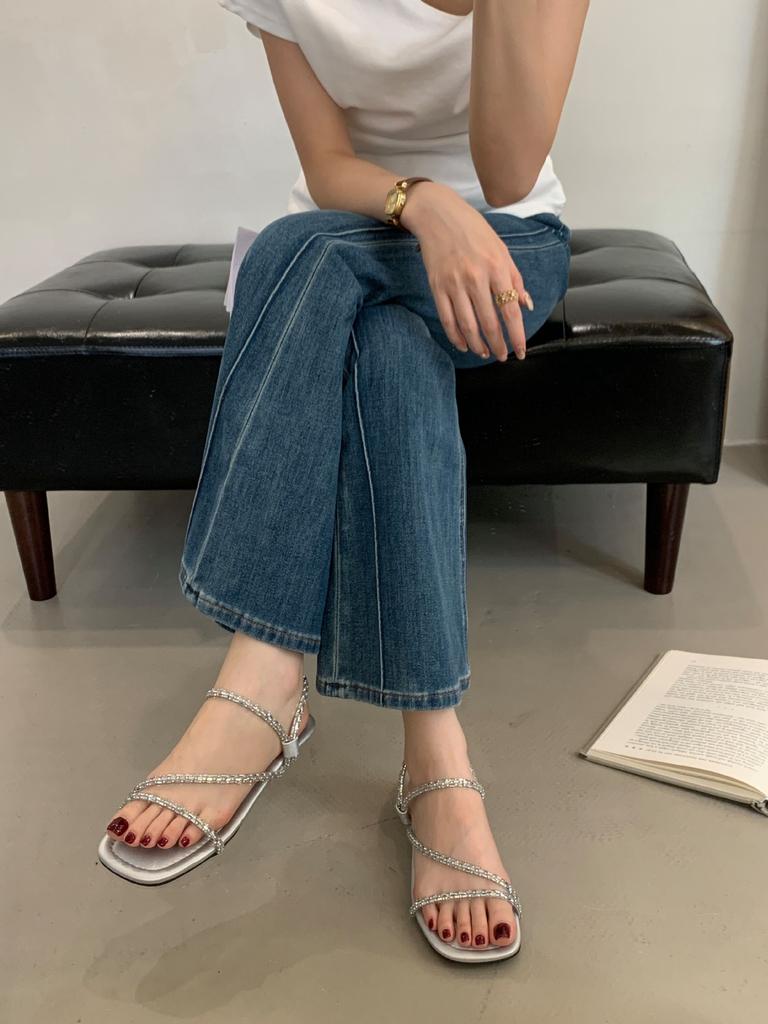 Temperament Slope Heel French Small Cool Slippers Fairy Shoes 2025 New Summer Fashion Outer Wear Rhinestone Strap Sandals