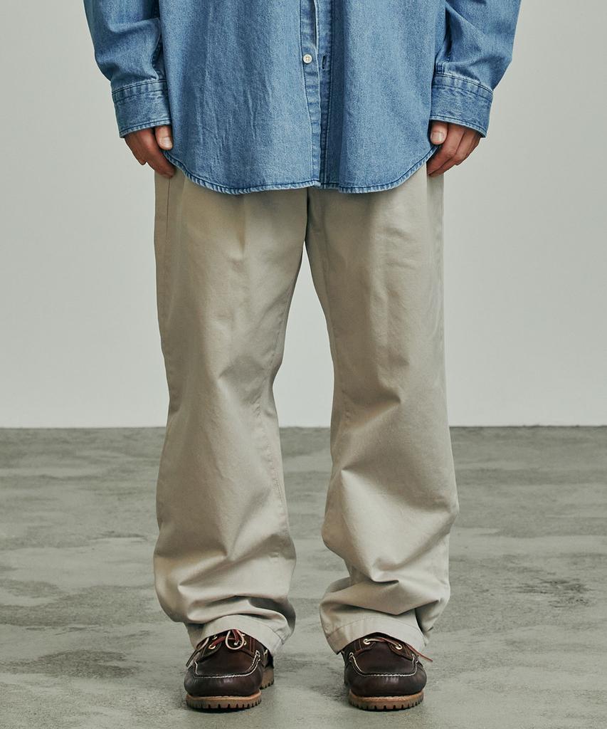 Gongbaeg Two Tuck Washed Wide Chino Pants_Beige