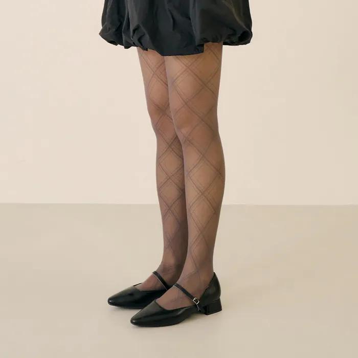 Loose check pattern stockings