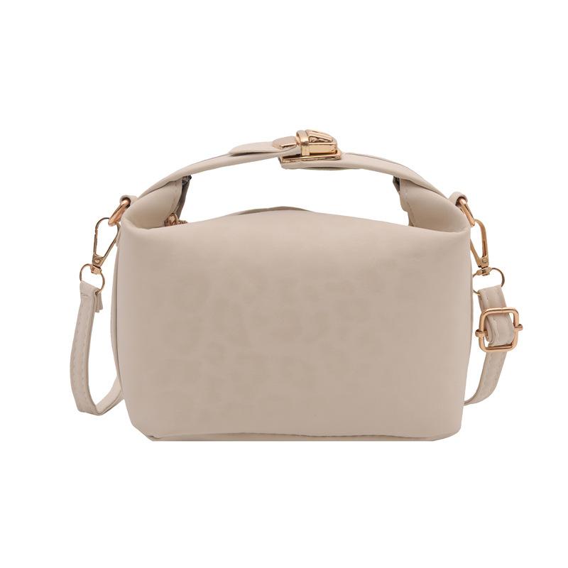 Niche design bag women's fashion new slanted shoulder bag seasonal retro handbag versatile pillow bag