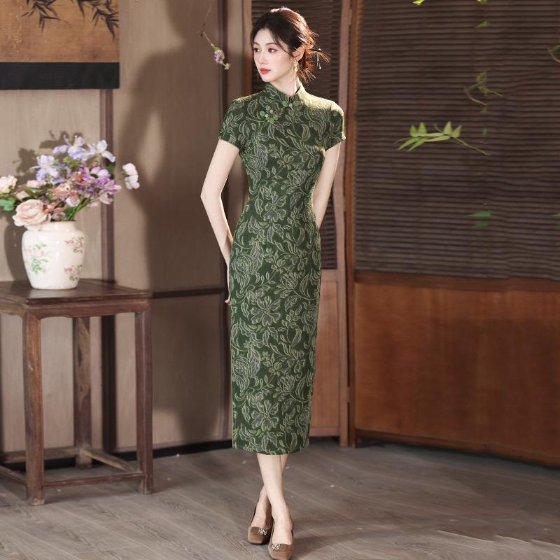 Green national style, new Chinese Suzhou long cheongsam, improved young 1011 new women's high-end sense, daily wear