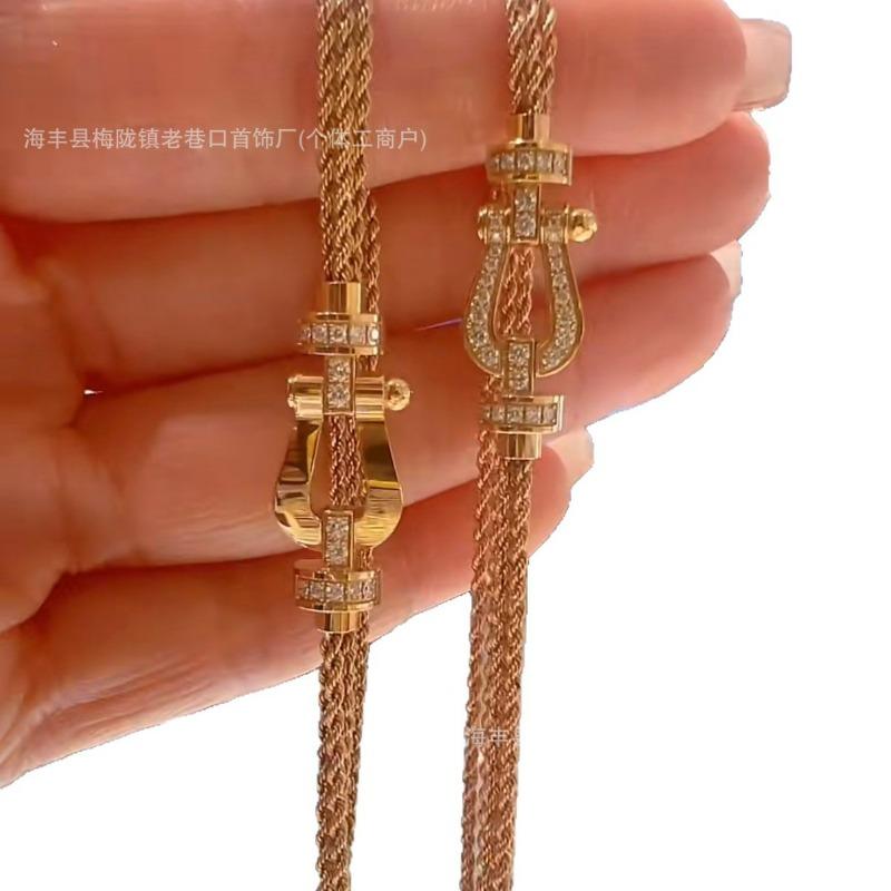 High-quality Horseshoe Buckle 8-character Smooth Half-diamond Full Diamond Bracelet for Couple Size, Diamond-encrusted Bracelet for Women