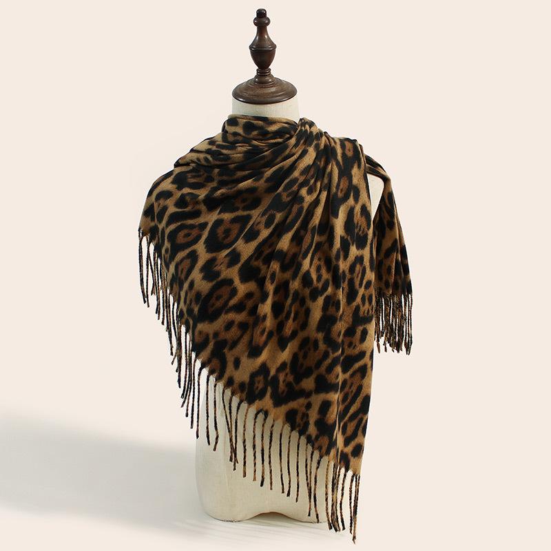 

Leopard print scarf, winter fashion faux cashmere shawl, suitable for cold weather outings, hiking, shopping, and travel outfits коричневый