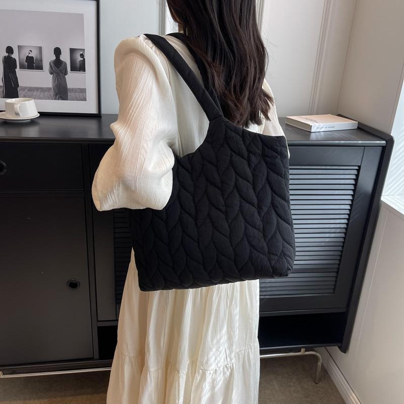 Geantă de umăr moale de mare capacitate pentru femei Tendințe de primăvară Design de modă Genți de mână din pânză Genți de tote pentru femei de călătorie