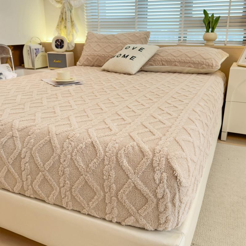 3Pcs Set Velvet Thermal Mattress Cover, 1pc Fitted Sheets and 2pcs Pillowcase, Autumn Winter Warm Bed Cover, Soft Bed Sheet Set