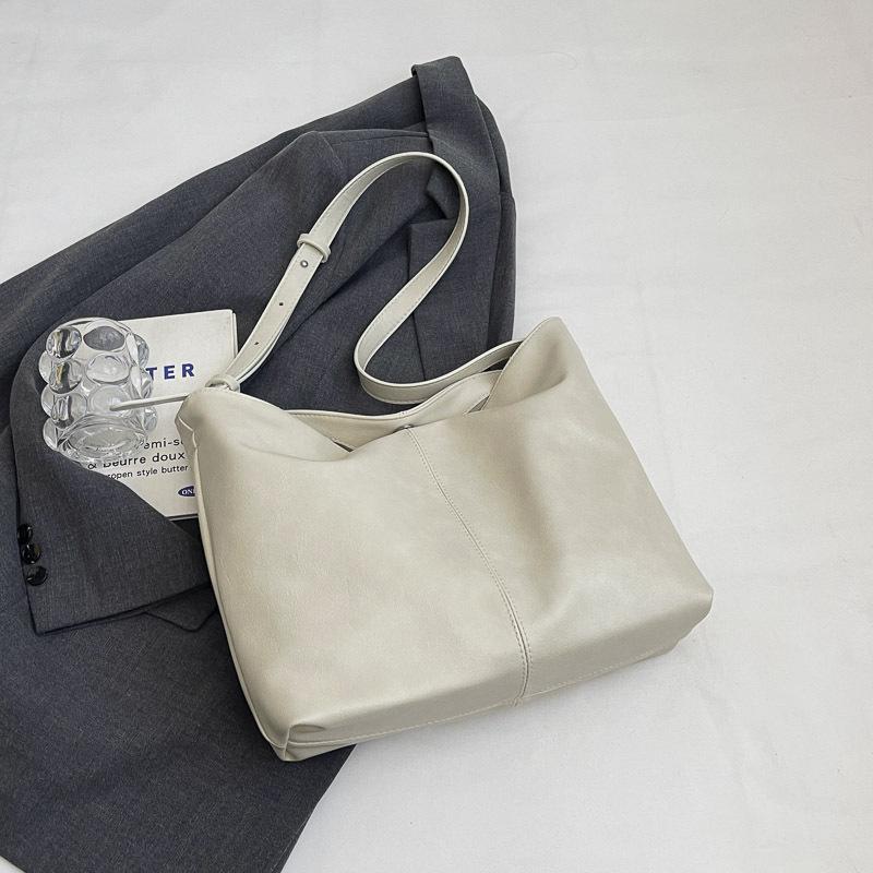 Autumn and winter casual retro soft leather multi-purpose shoulder bag women 2025 small fresh Korean version tote bag simple shoulder bag