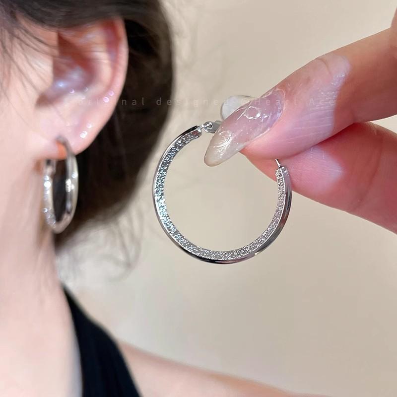 INS-style Minimalist Silver Needle, Versatile Plain Ear Hoop, Light Luxury Metal Round Hoop Earrings, High-end Ear Jewelry