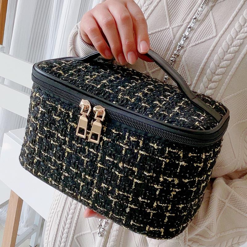 

Grid Design Cosmetics Storage Bag PU Leather Handle Stylish Polyester Zipper Makeup Bag Black