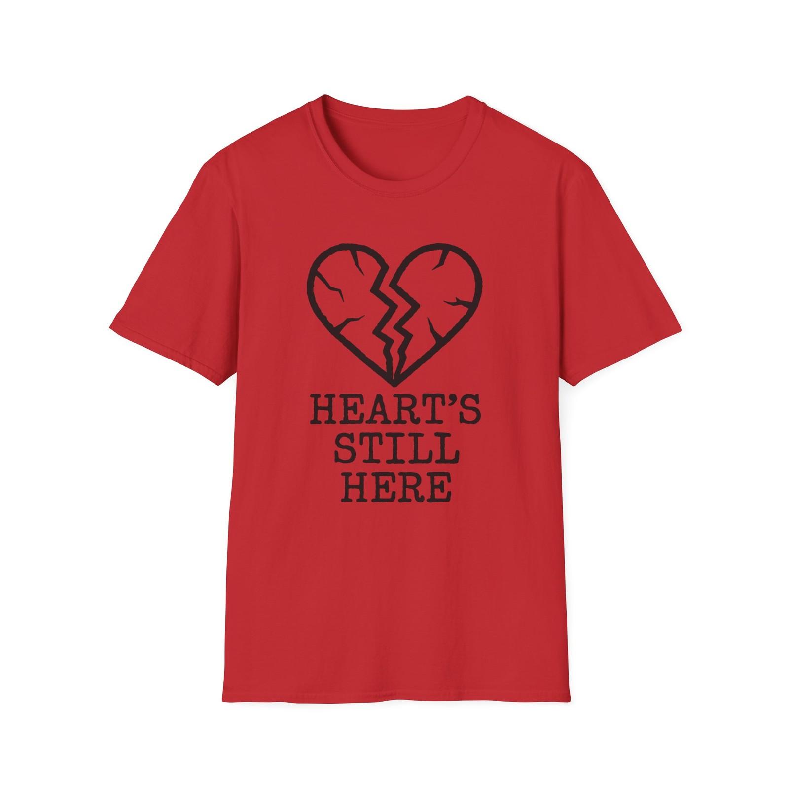 Unisex Softstyle Broken Heart T-Shirt Mens Womens Tees Top: “Heart’s Still Here” / Gothic 3XL
