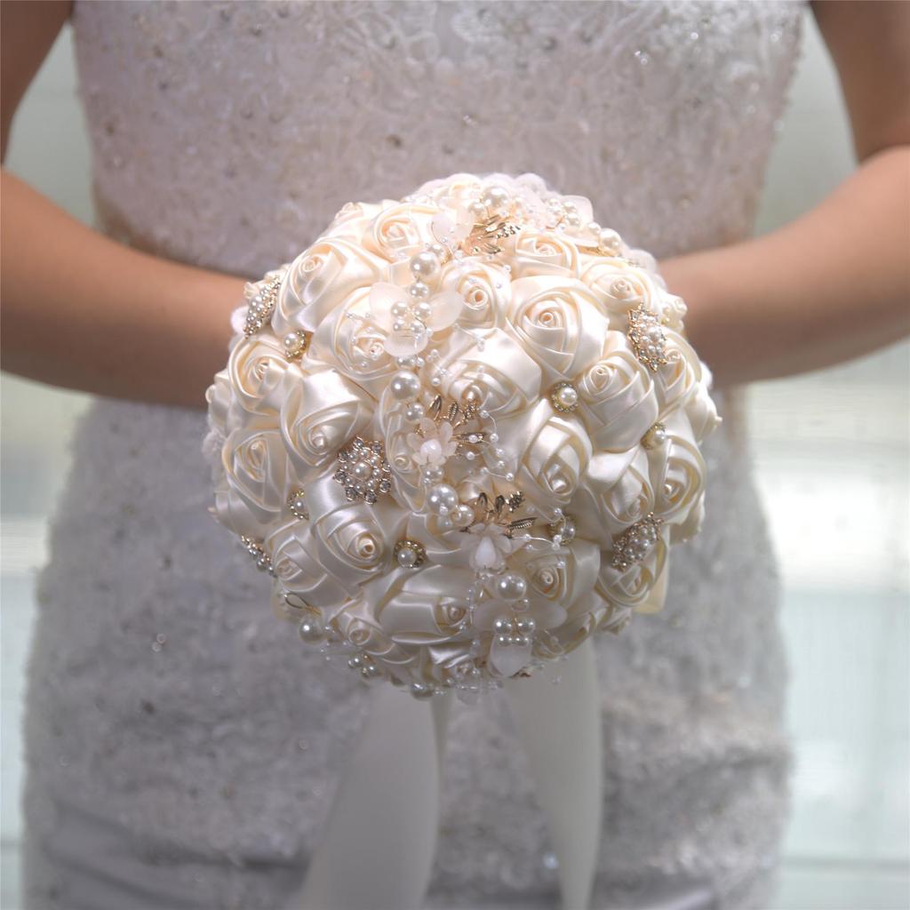 Forest Style Handheld Bridal Bouquet for Wedding Photos and Marriage Registration