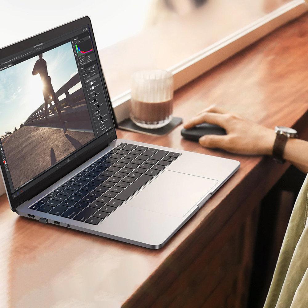 Ugreen MU001 Professional Ergonomic Wireless USB Mouse - Black Edition