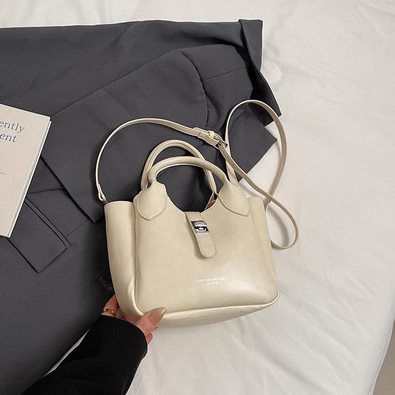 High-end foreign-style portable bucket bag women's 2025 new fashion spring and summer popular Korean version of shoulder messenger bag
