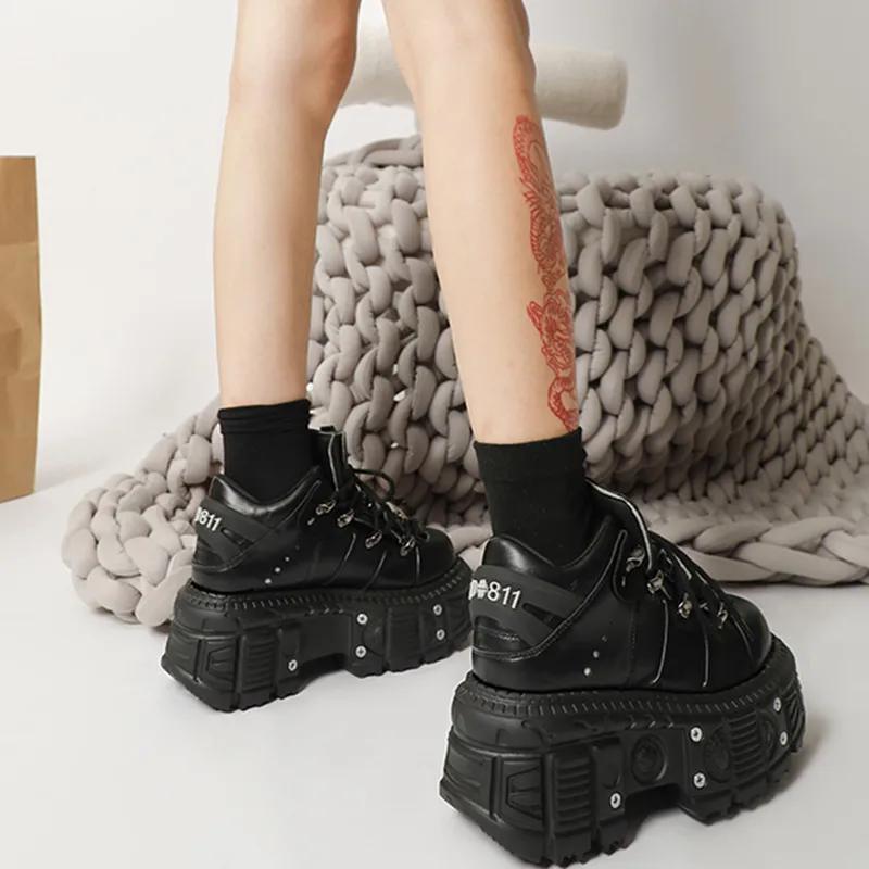 Fashion Punk Muffin Shoes Women Metal Decoration Gothic Thick Bottom Platform Lace-up Female Sneakers Solid Color Black Leisure shoes