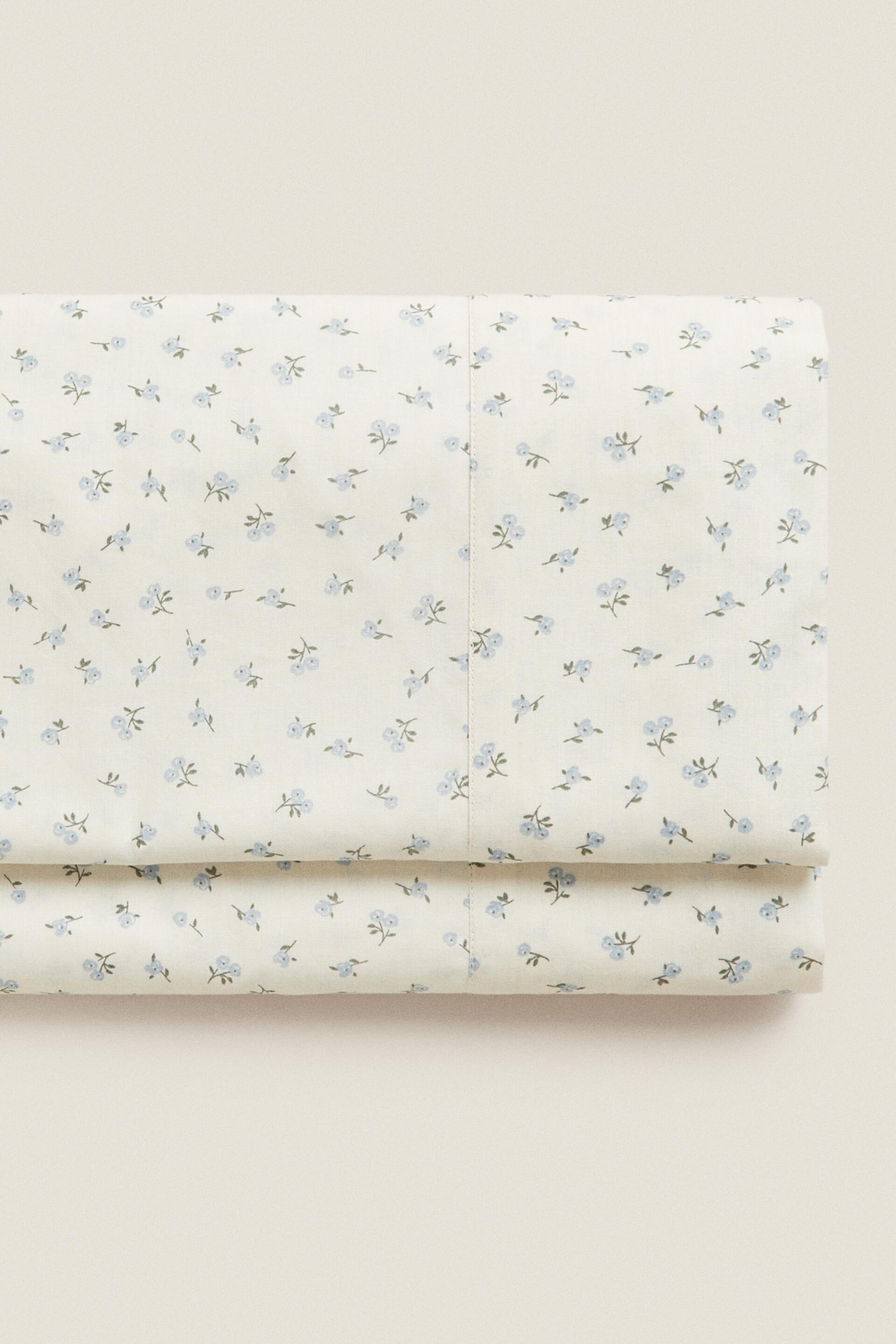 

ПРОСТАННЫЙ ЛИСТ С ЦВЕТОЧНЫМ ПРИНТОМ