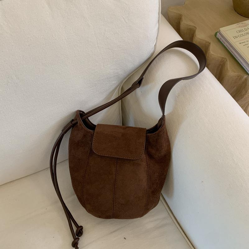 

Premium matte retro bucket bag pumpkin bag fashionable soft leather lazy wind messenger bag niche design underarm bag