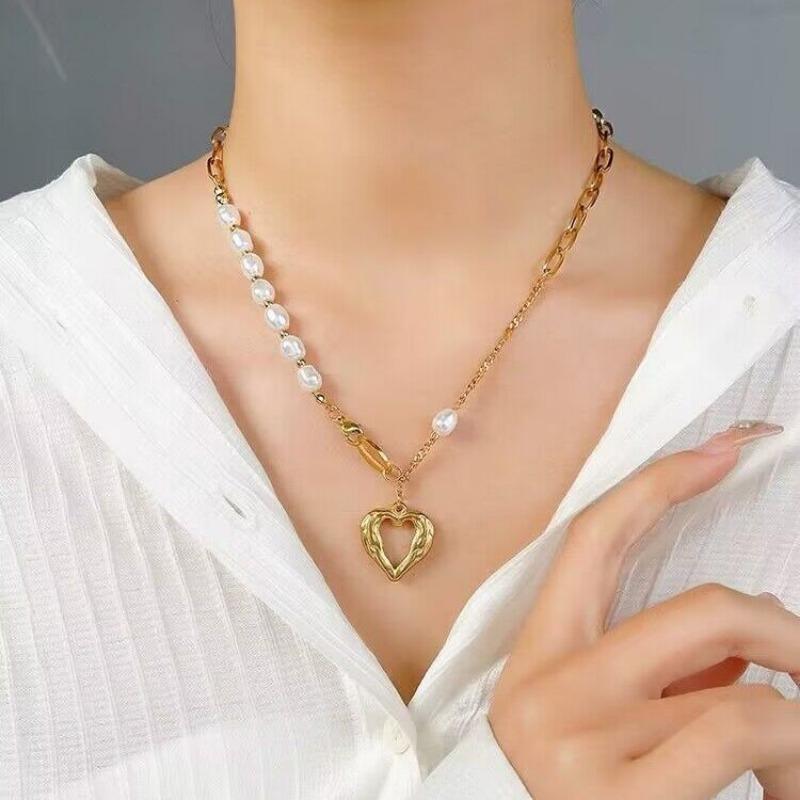 Gold Plated Stainless Steel Pearl and Paperclip Chain Necklace with Hollow Heart Pendant золотой