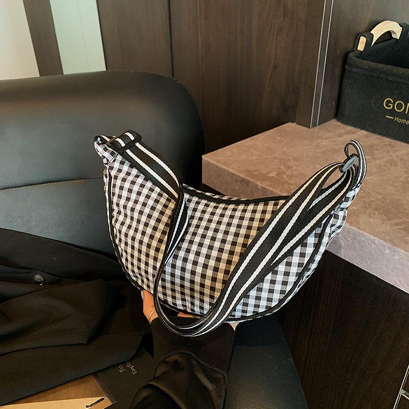 Niche Design Cloth Bag Women's New Fresh Plaid Shoulder Messenger Bag Casual Versatile Dumpling Bag