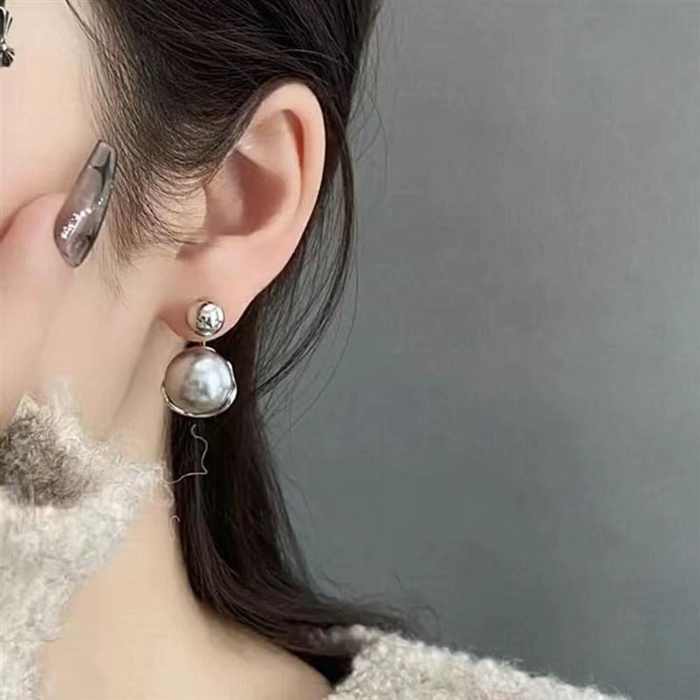 Korea Fashion Geometry Perfectly Round Grey Imitation Pearl Piercing Stud Earrings for Women Creative Temperament Jewelry Gifts