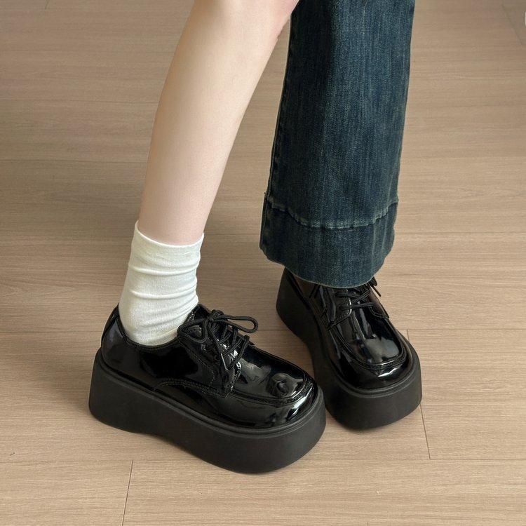 Platformowe buty damskie na wiosnę i jesień 2025, nowe, okrągły nosek, sznurowane, małe skórzane buty, mokasyny studenckie w stylu brytyjskim