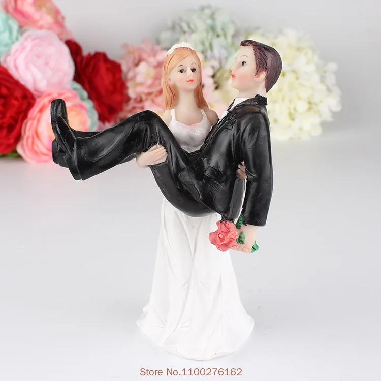 Funny Wedding Cake Toppers Dolls Romantic Bride And Groom Figurines Stand Topper Decoration Supplies Marry Resin Figurine