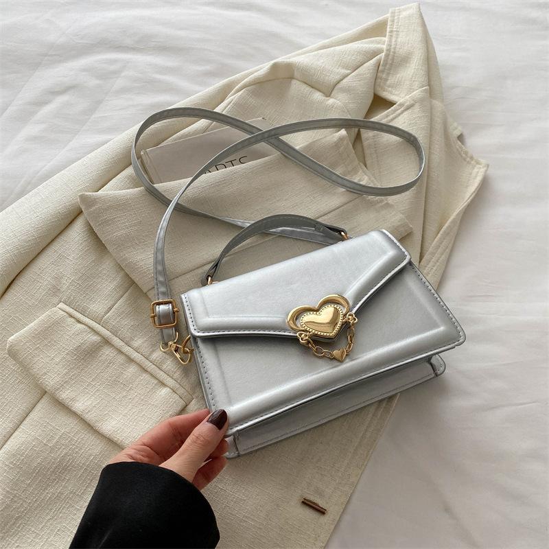 

2025 весна и лето новый темперамент простой корейская версия любви сумка универсальная ins нишевый дизайн сумка-мессенджер маленькая квадратная сумка серебряный