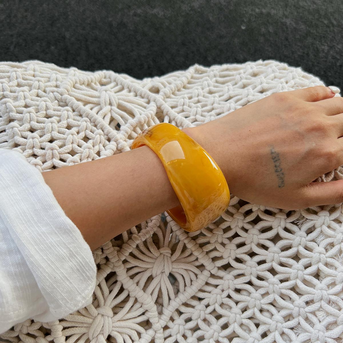 

Ingemark 3 Styles Exaggerated Resin Chunky Bangles for Women on Hand 2026 New Fashion Wide Thick Arm Bracelets Y2K Jewelry Gift
