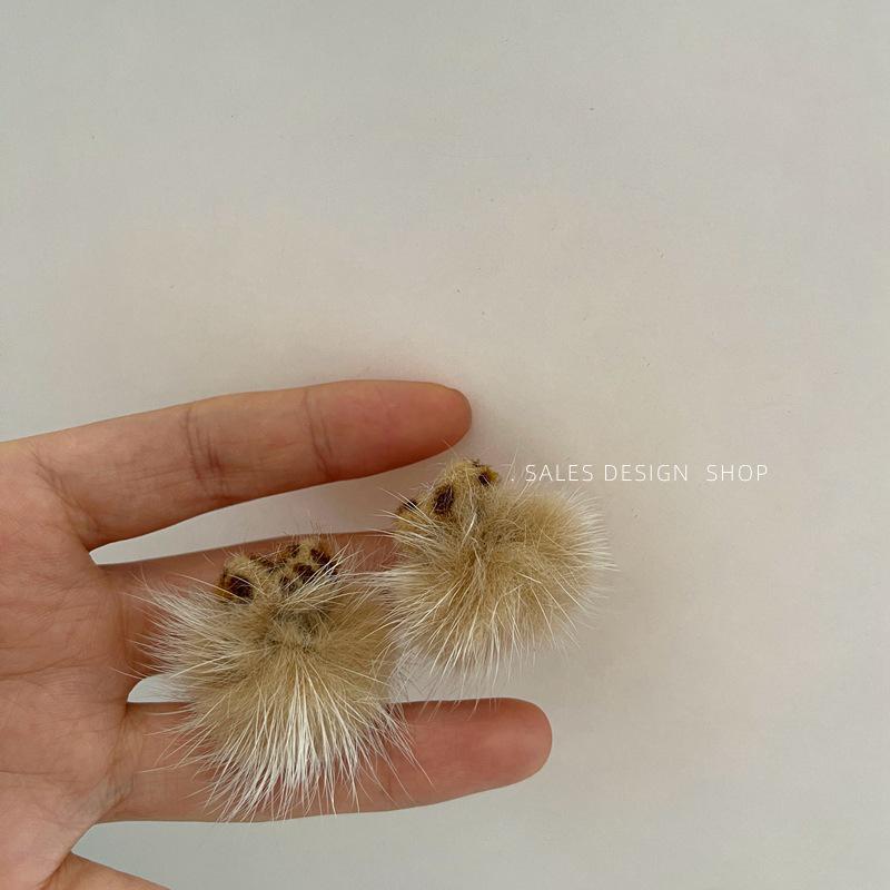 Leopard Print Heart Pompom Stud Earrings: Chic and Trendy Fall/Winter Accessories