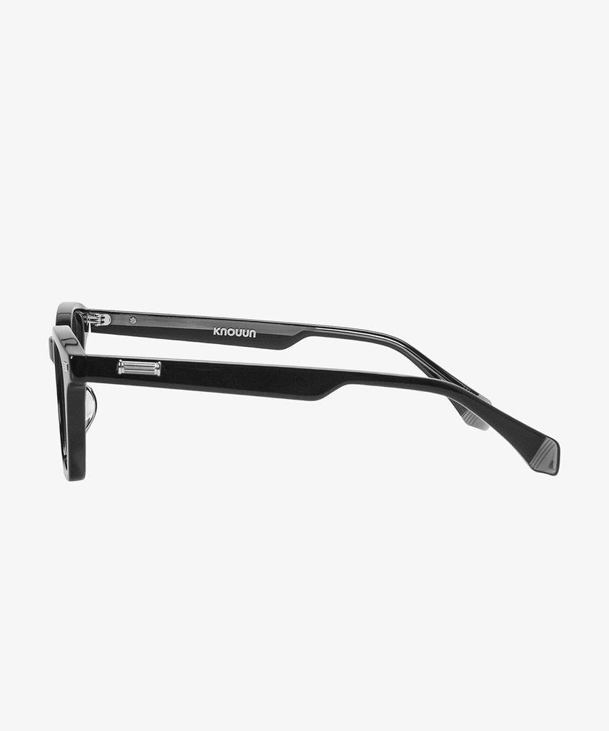 KNOUUN Document 1.3 In Black