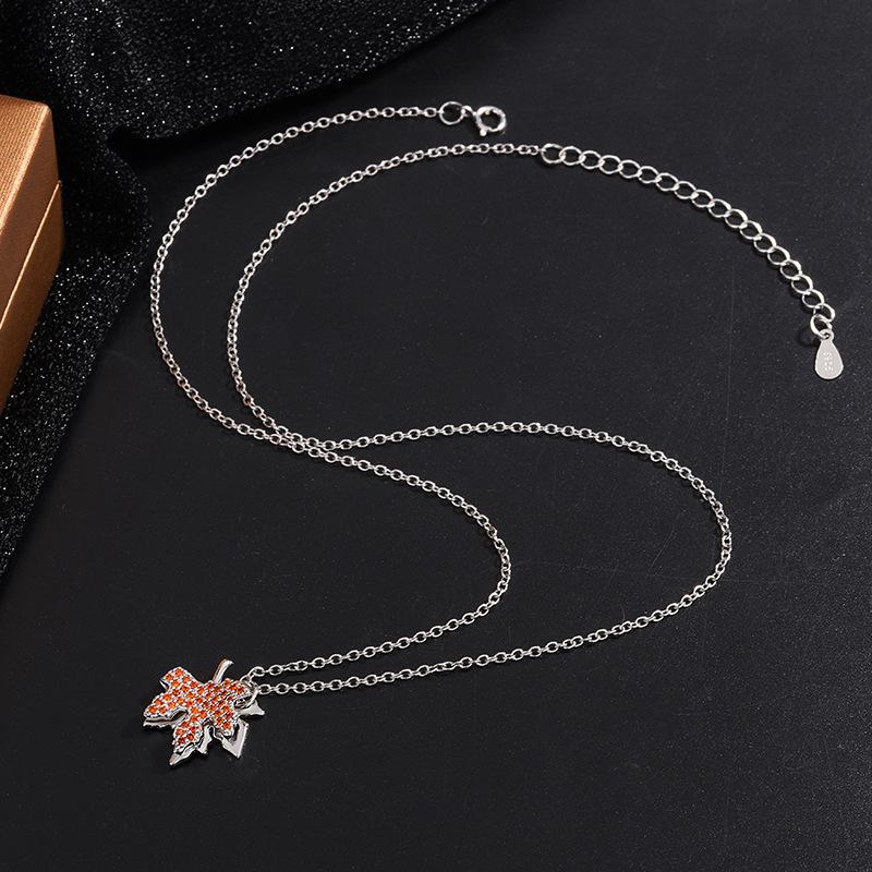 New Fashion Diamond Inlaid Orange Three Dimensional Maple Leaf Original Design Personalized Temperament Clavicle Necklaces XL101