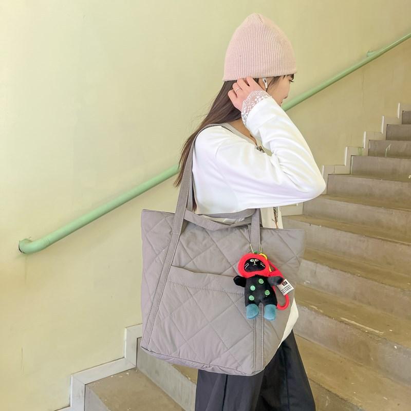 Rauten-Stickgarn Baumwoll-Bekleidungsmaterial Umhängetasche Tasche Damen Großraum-Tragetasche Herbst und Winter Neu Achsel-Rucksack