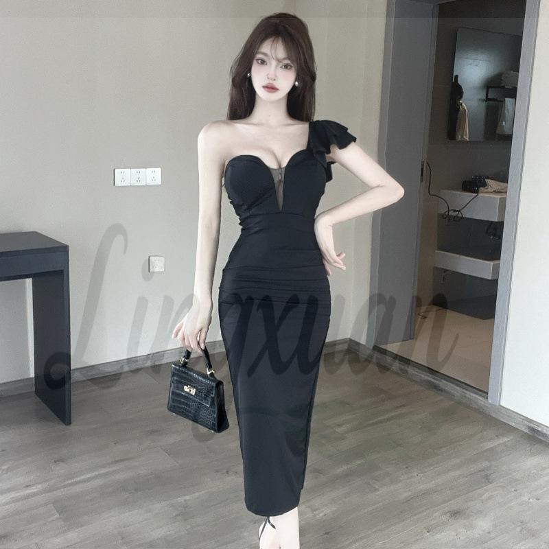 Elegant One-Shoulder Ruffle Evening Gown: Irregular Hem and Figure-Flattering Design. S чёрный