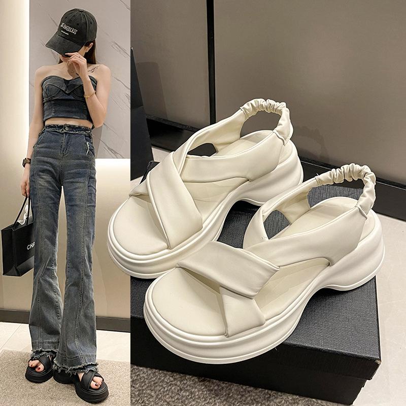 Soft Leather Sandals Women's 2025 Summer New Muffin Platform Small Beach Shoes High Sense Roman Shoes