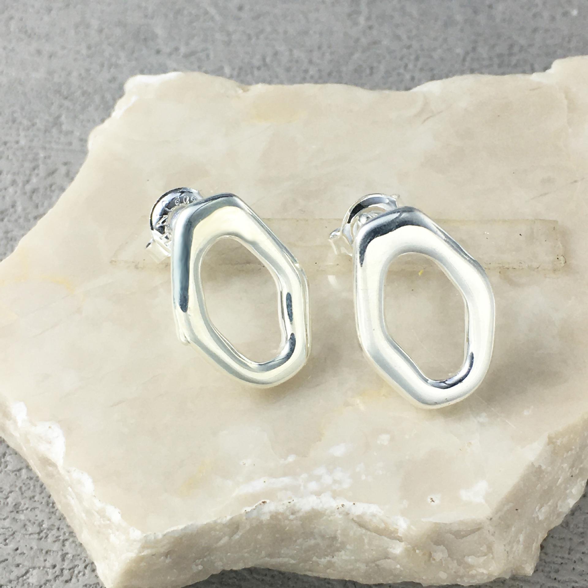UNO Geometric Women s Earrings with Pearls – Romantic Jewelry Gift for Festivals. Electroplated