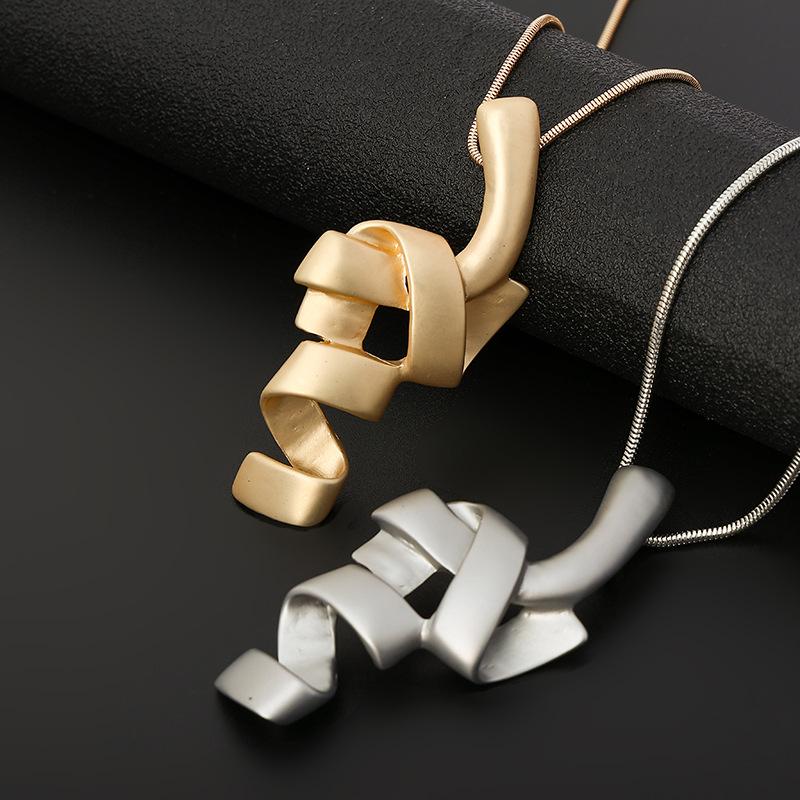 Necklace Vintage Long Necklace Geometric Pendant Ladies Alloy Sweater Chain