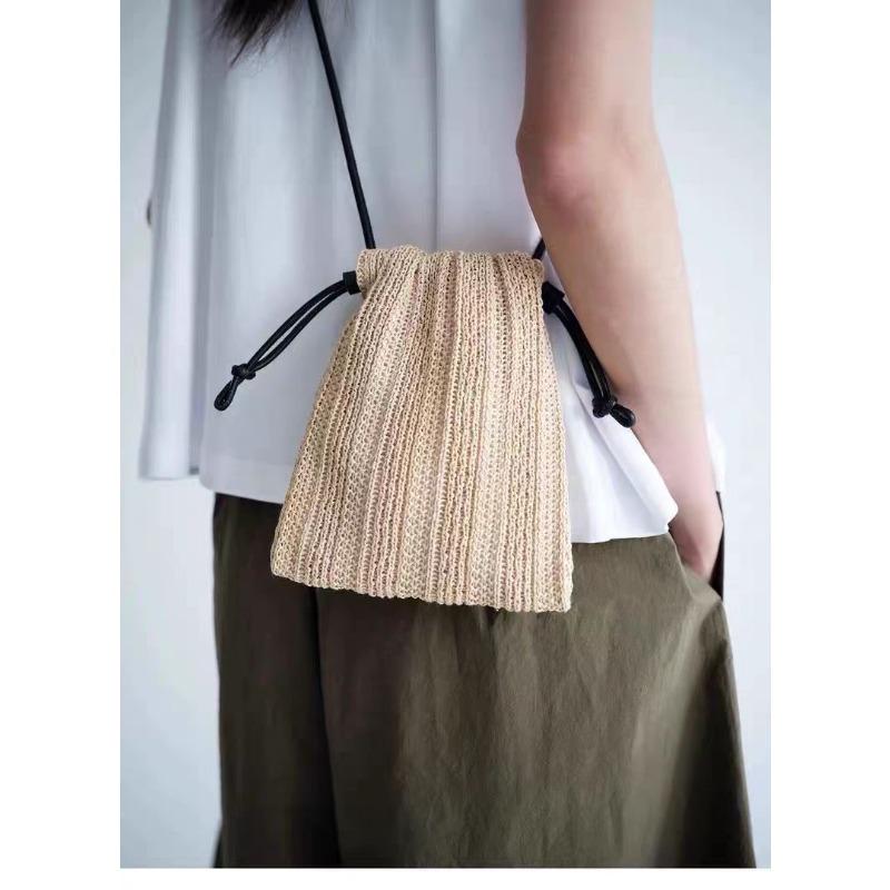 

Korean niche design casual versatile mobile phone bag Korean version single shoulder crossbody adjustable drawstring single shoulder crossbody bag хаки