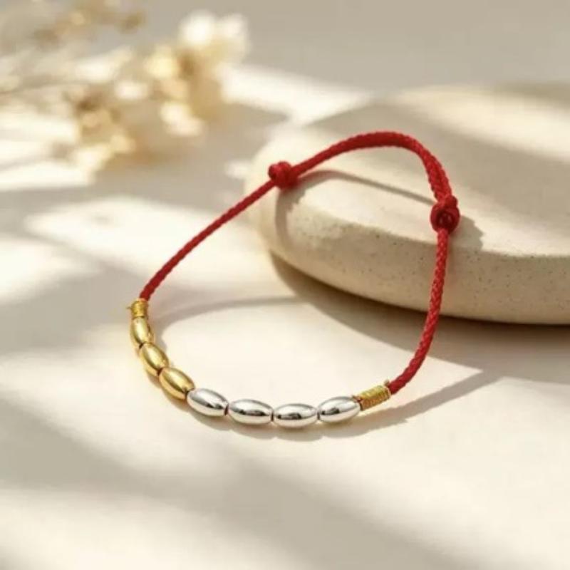 Handgefertigtes Rotes Seil Glücksarmband Vergoldete Reiskorn Perle Verstellbarer Anhänger Schmuck für Feiertagsgeschenke