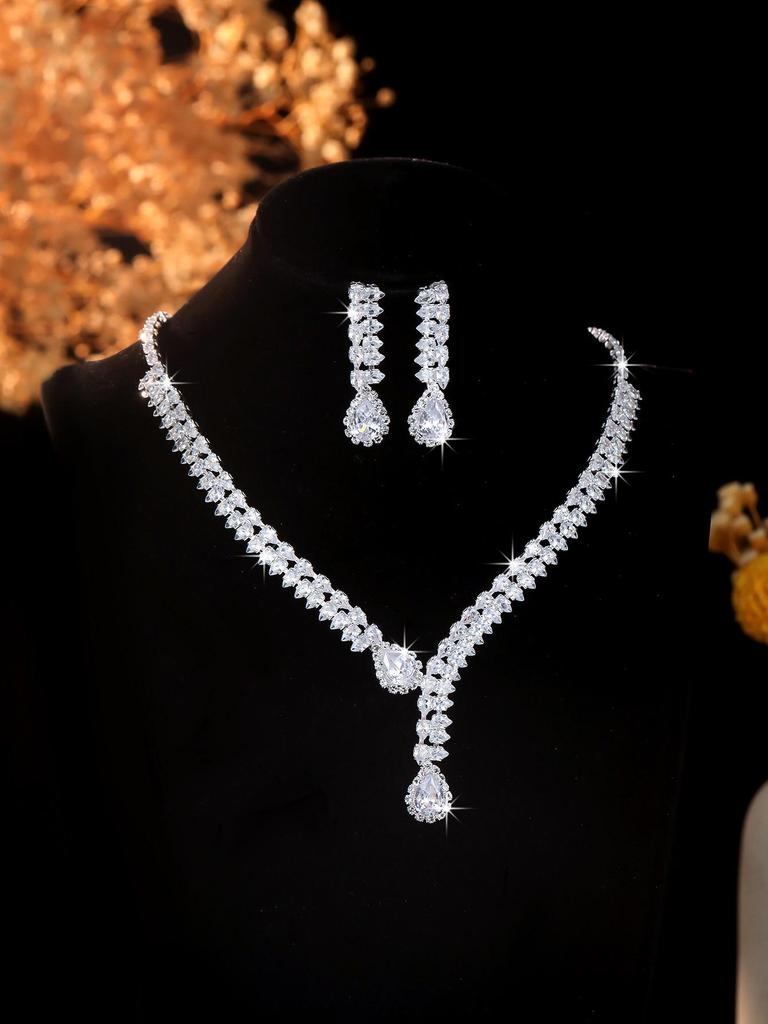 Elegant Crystal Necklace & Earrings Set for Weddings and Banquets