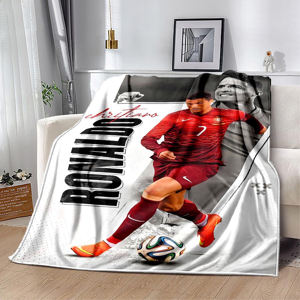 Ronaldo Manchester United Legacy Suitable blanket for offices, travel, living rooms also a good gift for friends and family Suitable for all seasons.