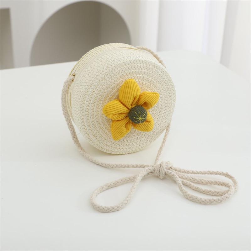 Children's Straw Woven Crossbody Bag - Small Girl's Phone and Coin Purse for Summer Outings and Seaside Trips