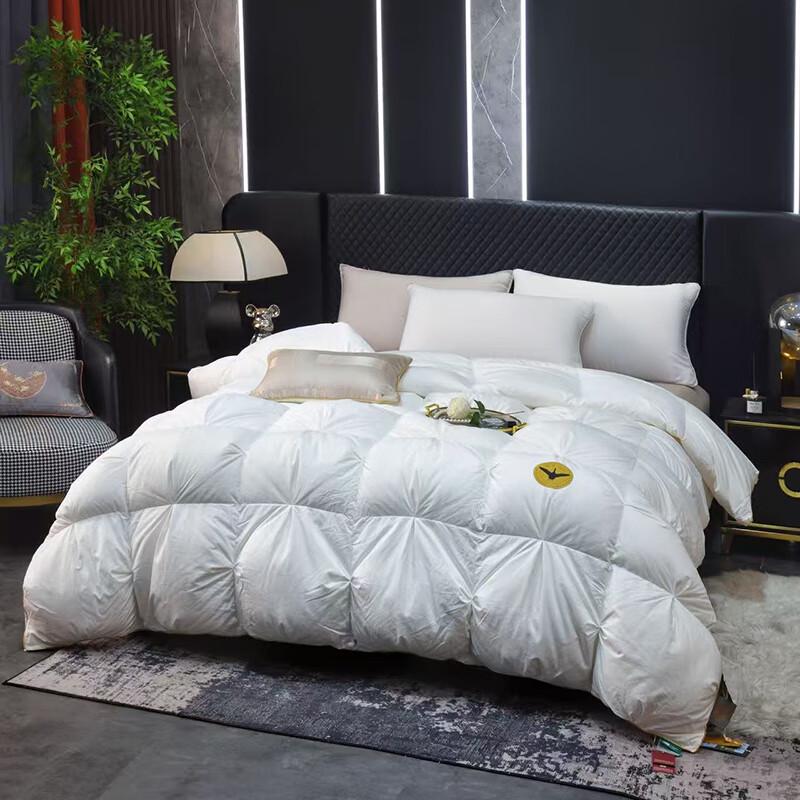 AB Premium 95% White Goose Down Quilt