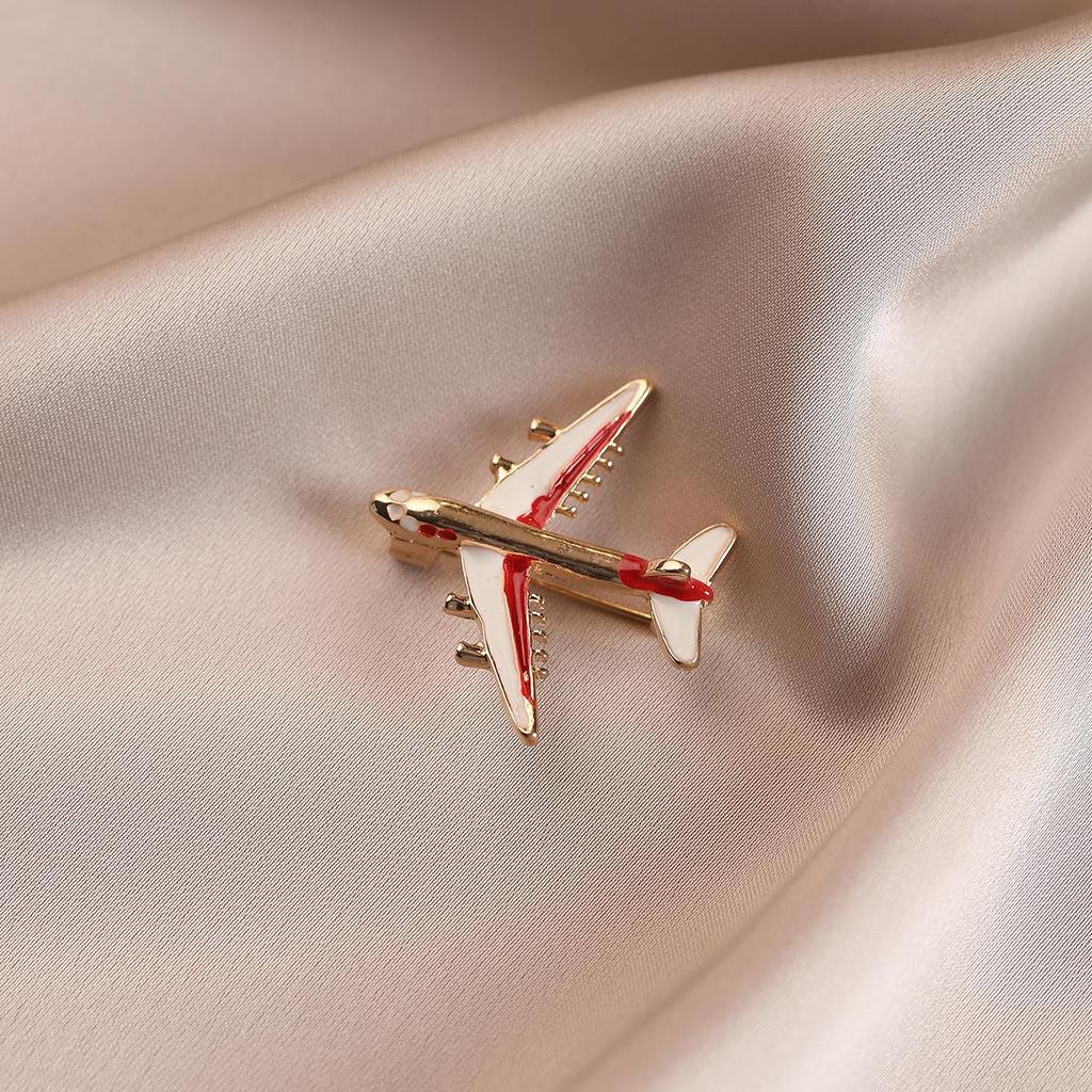 2024 Women's High-Grade Anti-Exposure Brooch: Stylish, Niche Design Clothes Pin.