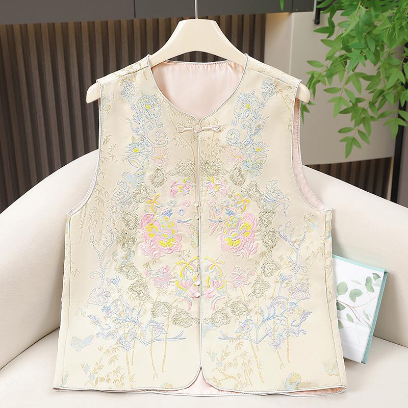

2026 Spring Autumn Women s Jacquard Embroidered Chinese Style Vest with Frog Buttons 4XL (suitable for 140-150 jin)